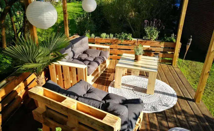 Paletten im Garten - 5 geniale Ideen & Bauanleitungen