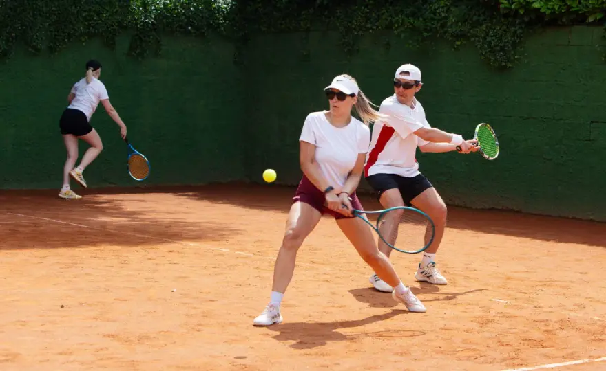 Tenis - Odbicie: Klucz do kontroli i mocy na korcie