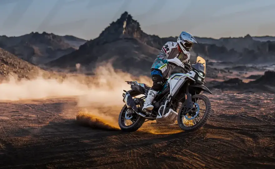 CFMOTO 450MT, una trail A2 muy equilibrada para carretera y tierra