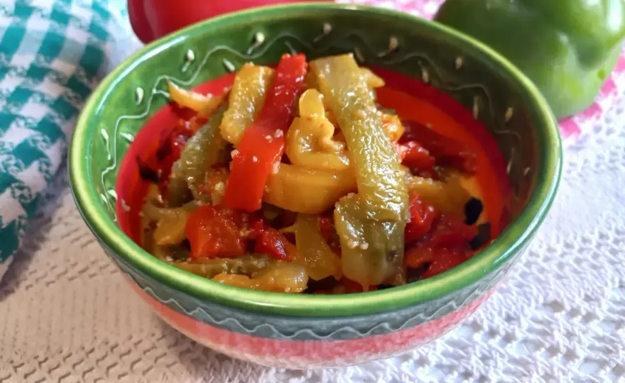 Poivrons rôtis au four - La méthode parfaite pour des salades
