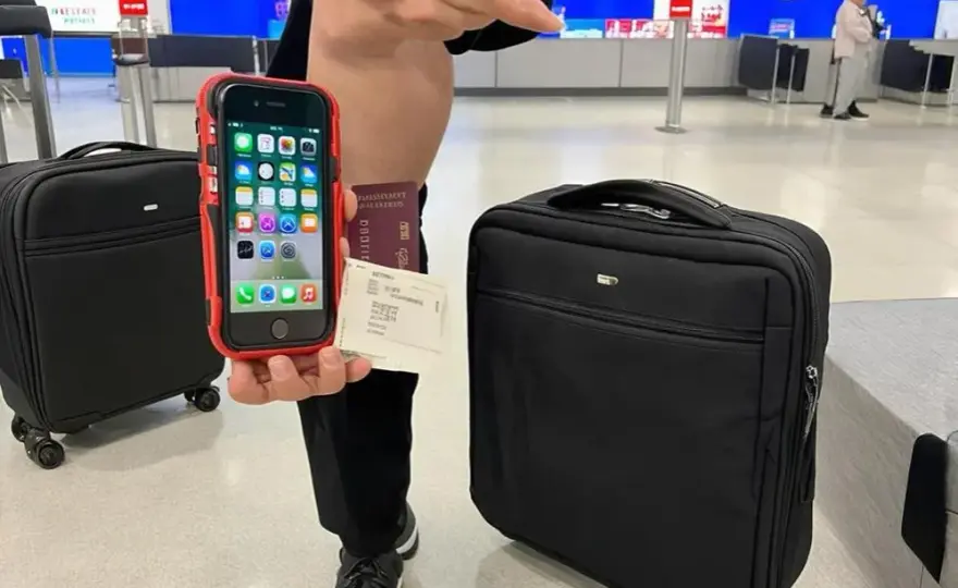 Jak przewieźć iPhone'a z USA? Cło, VAT i pułapki poradnik