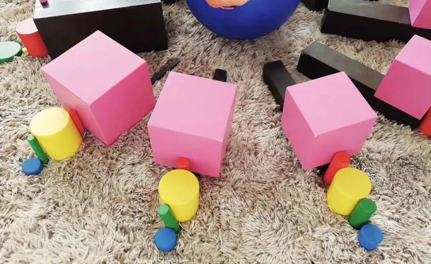 Montessori dla dwulatka - Rozwiń samodzielność i zmysły
