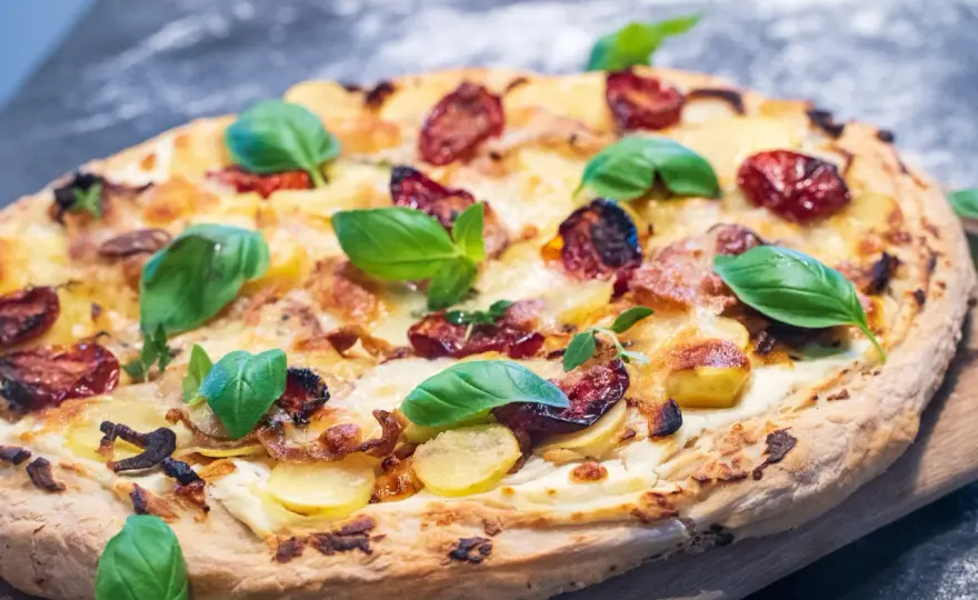 Pizza bianca - Knusprig, luftig, perfekt: Dein Rezept!
