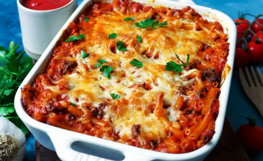 Nudeln alla Mama - cremiger Pasta-Auflauf mit Hack und Käse