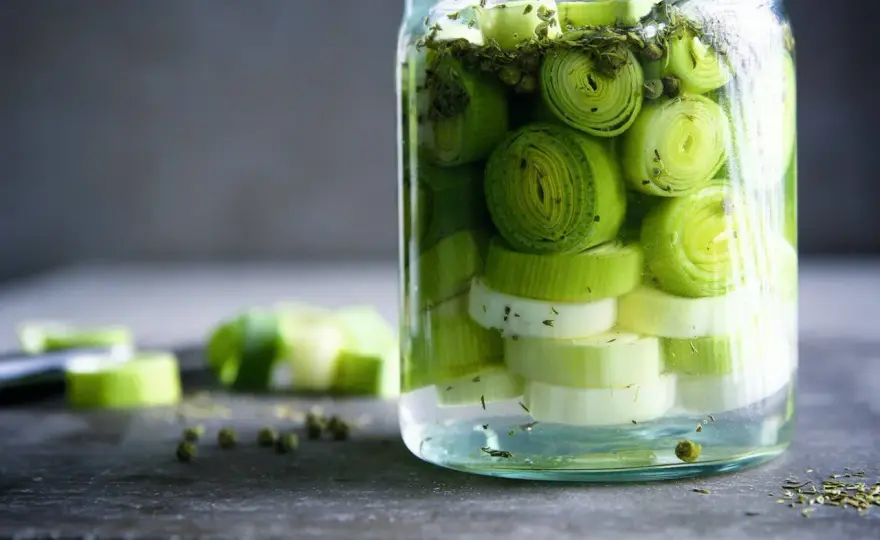 Lauch fermentieren - so gelingt würziger Porree im Glas