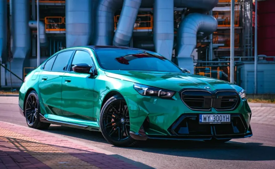BMW M5 G90 - hybrydowa limuzyna i Touring pod lupą
