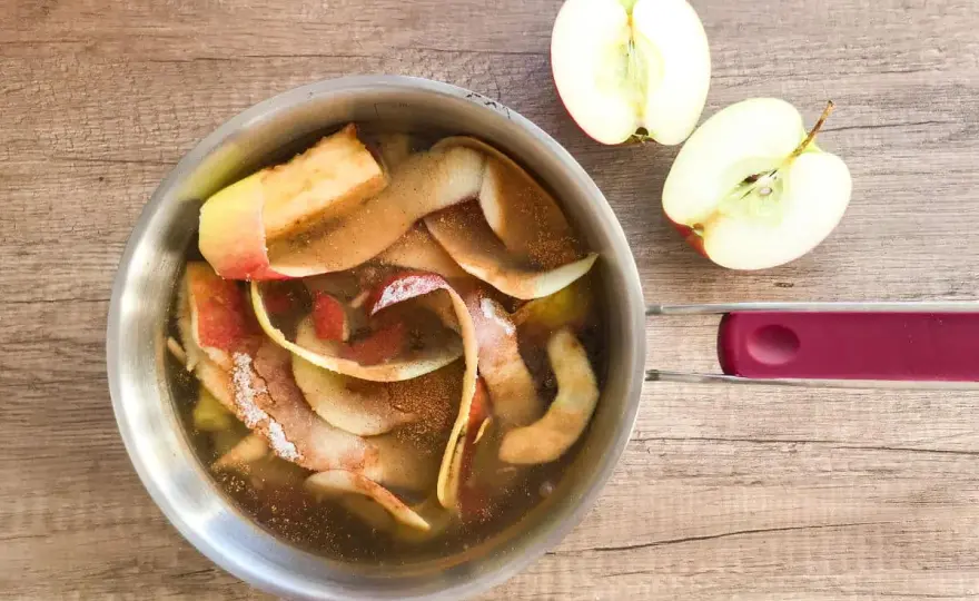 Kompot z obierek jabłek - prosty przepis zero waste