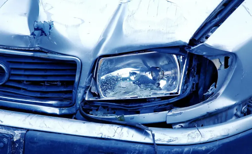 Auto danneggiata da vandali? Cosa fare e come farsi rimborsare