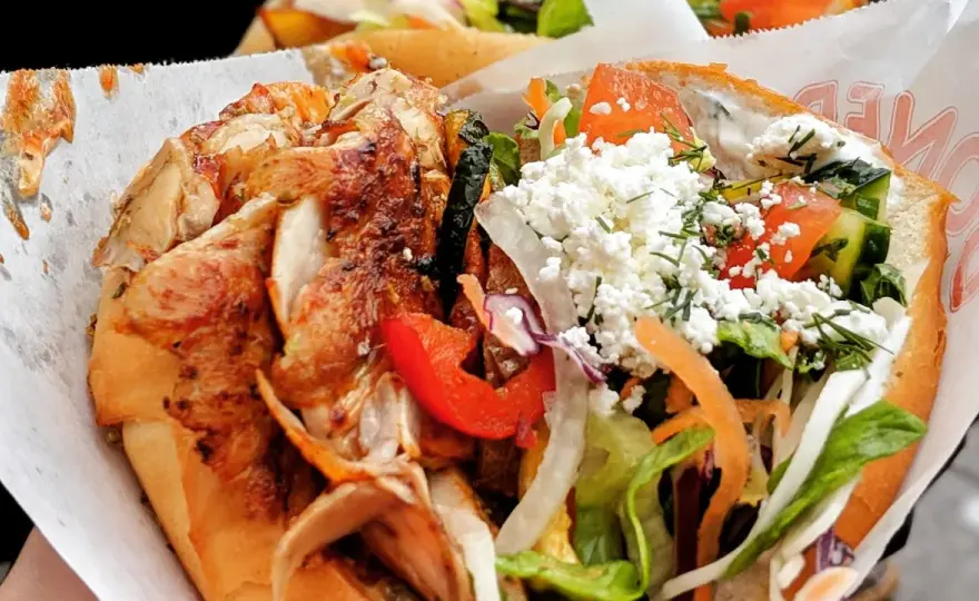 Ile kalorii ma kebab w cieście? Dekoder i fit porady!
