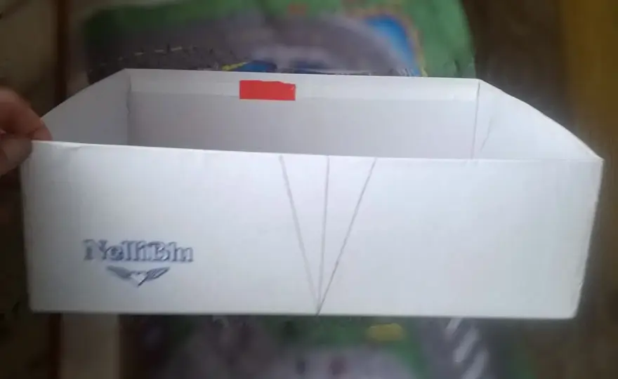 Organizer DIY na przybory plastyczne z pudełka i rolek