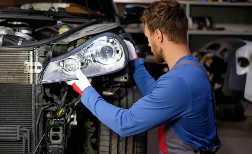 Cambiar Faro Coche - ¿Bombilla o Óptica Completa? Guía Experta