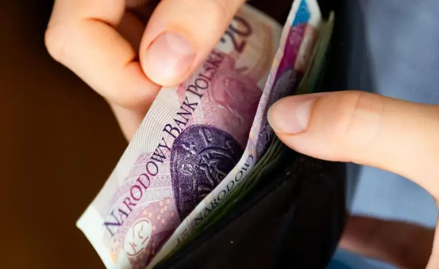 Ile zarabia elektryk na statku? Zarobki, które mogą zaskoczyć