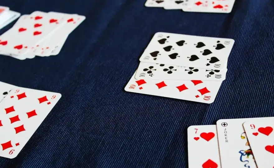 Joker w kartach - jak działa i kiedy daje przewagę?