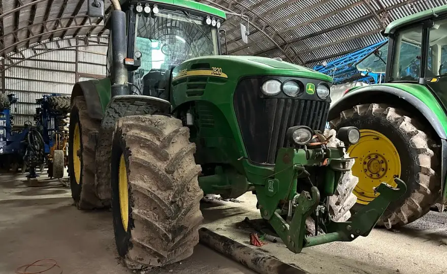  John Deere 7820 - kompletna opinia o ciągniku rolniczym | topne wiadomości