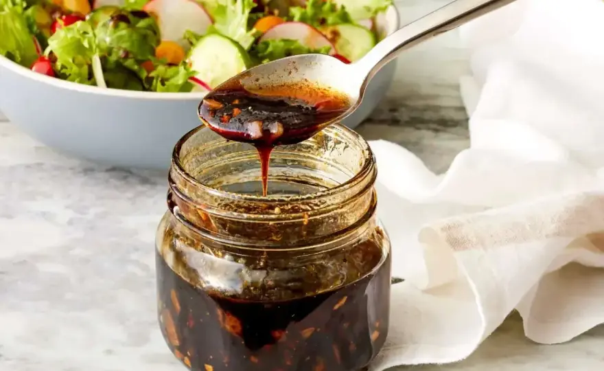 Idealny dressing balsamiczny - przepis i sekrety smaku