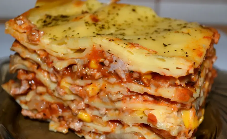 Jak zrobić domowe ciasto na lasagne zamiast gotowych płatów - prosty przepis