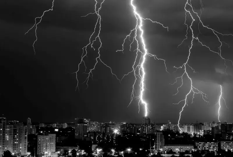 Czy fotowoltaika ściąga pioruny? Fakty, które musisz znać