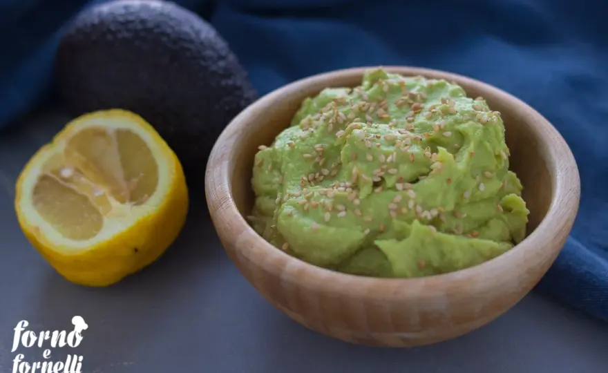 Hummus di avocado cremoso in 10 minuti - ricetta e consigli