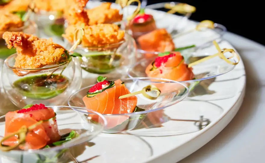 Apéro dînatoire américain - Le guide pour un buffet parfait