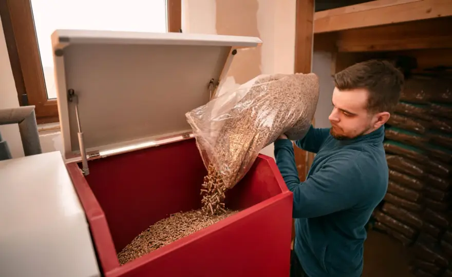 Gaz czy pellet - co jest tańsze? Porównanie kosztów w 2026 roku