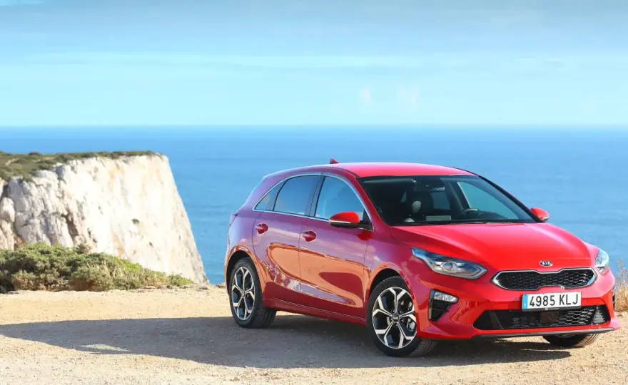 Kia Ceed 1.4 MPI czy T-GDI? Wybierz mądrze!