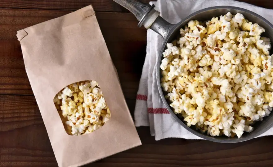 Popcorn w garnku - Jak go zrobić, żeby był chrupiący i nieprzypalony?
