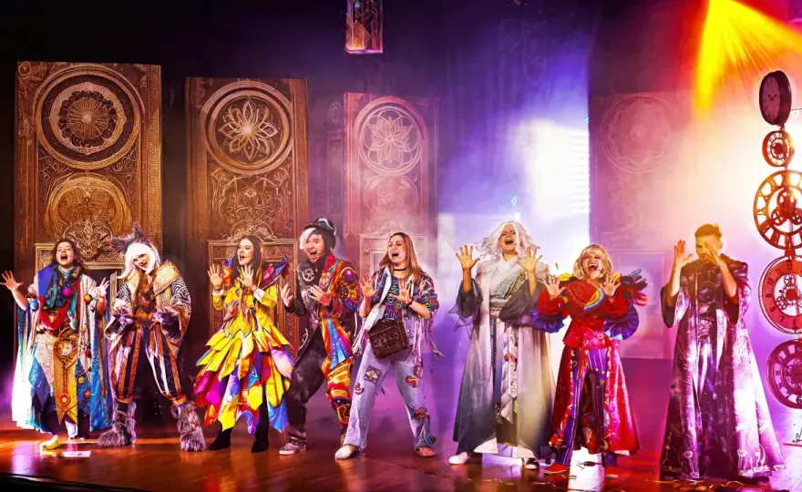 Teatr we śnie - Co oznacza? Scena, kulisy, emocje