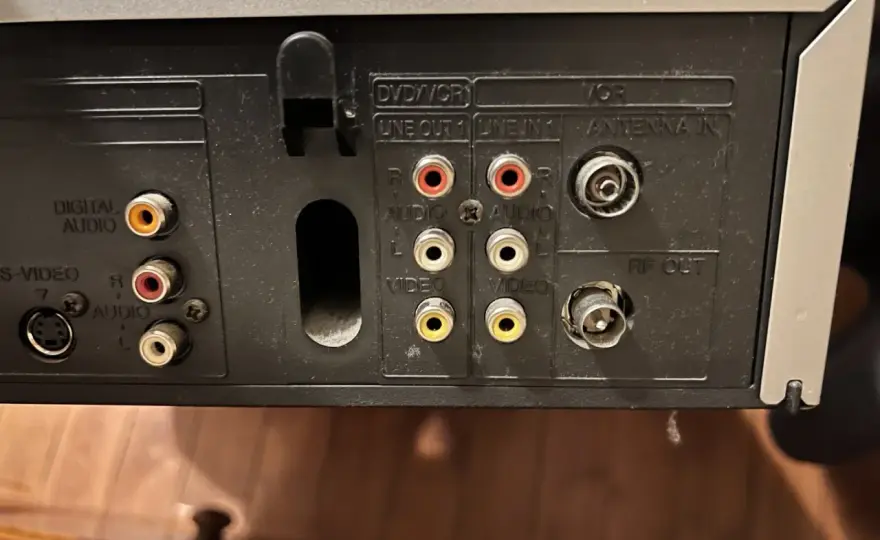 Magnetowid VHS do TV - Jak podłączyć i mieć dobry obraz?