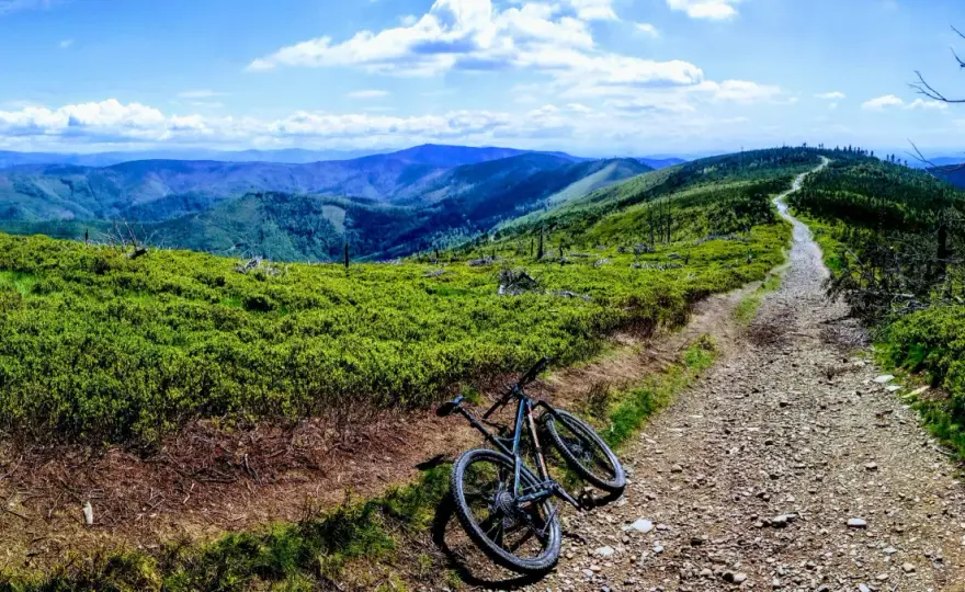 Trasy rowerowe Beskidy: Odkryj najpiękniejsze szlaki i trasy
