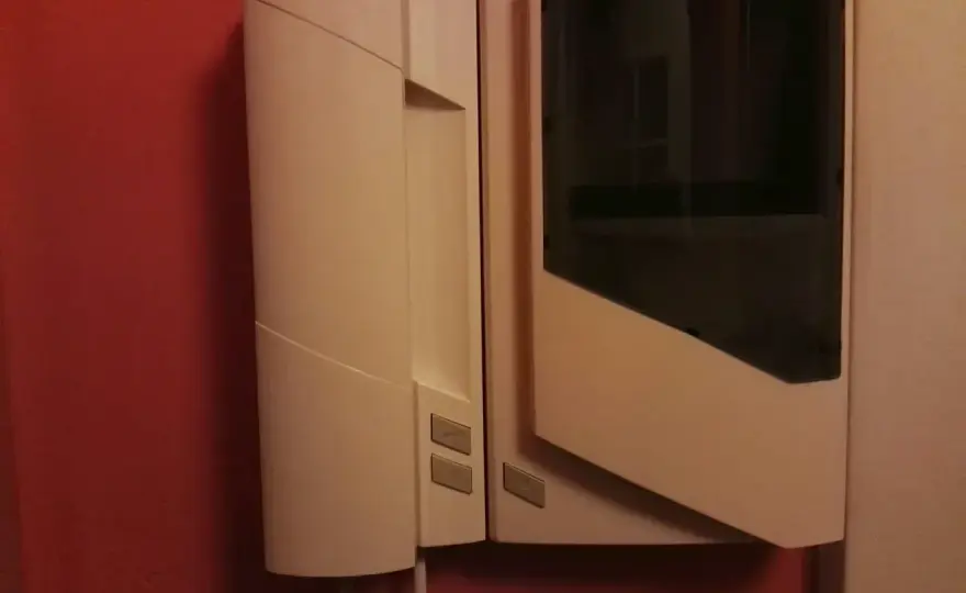 Wymiana słuchawki domofonowej - jak to zrobić dobrze?