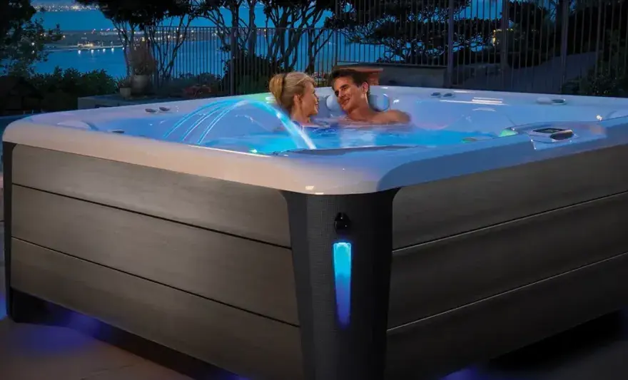 Swim Spa: Czy warto? Koszty, zalety i wybór idealnego modelu