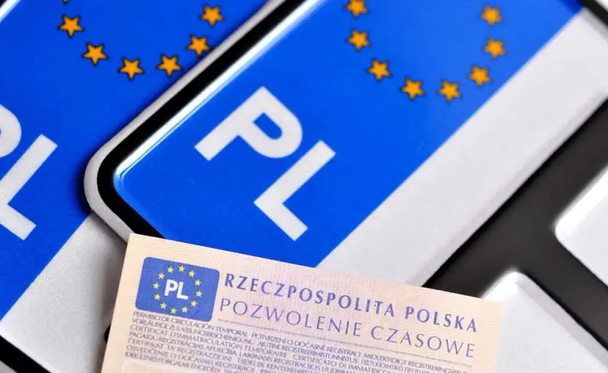 Koszt rejestracji motoroweru: Ile zapłacisz za formalności w urzędzie?