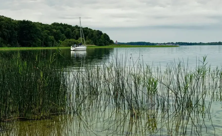 Mikołajki-Giżycko: Dystans, czas, trasa. Jak jechać?