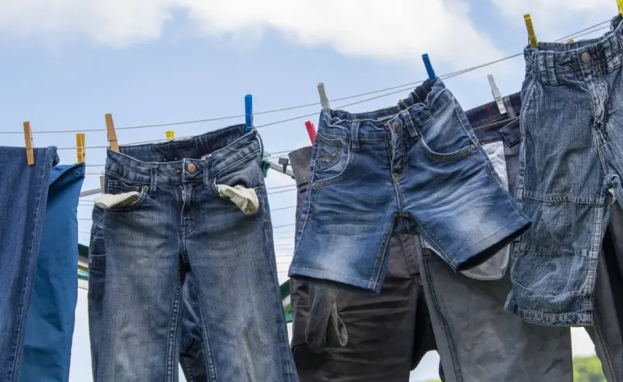Jeans waschen - Welches Waschmittel schützt Farbe & Form?