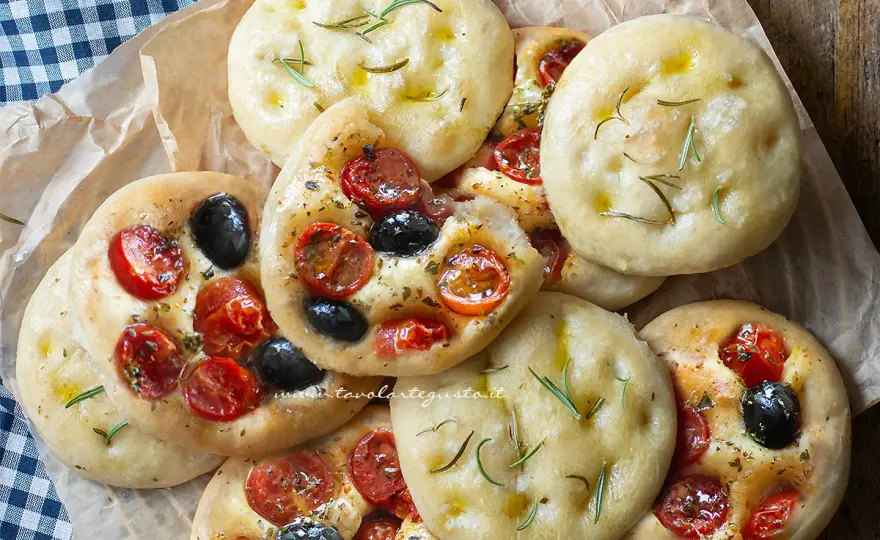 Focaccine in padella - La ricetta perfetta, morbide e veloci