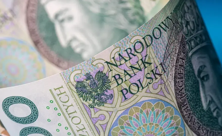 Dochód na osobę do rodzinnego 2026: Progi, zasady, "złotówka za złotówkę"