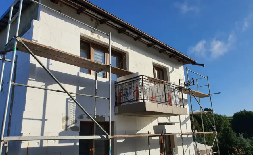 Czyste powietrze: jak uzyskać dofinansowanie na ocieplenie domu?
