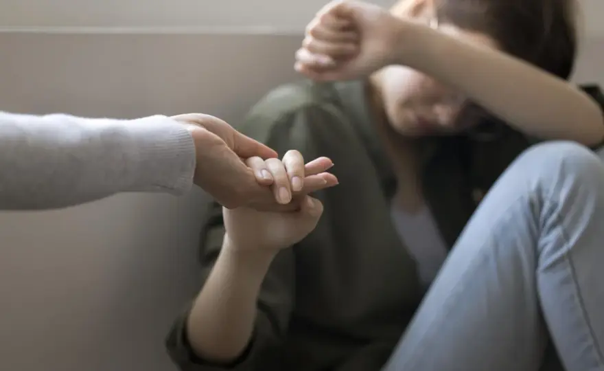 Co to jest syndrom sztokholmski i jak wpływa na ofiary przemocy