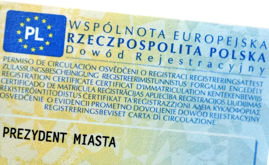 Zgubiony dowód rejestracyjny - Co zrobić, koszty i czy można jeździć?