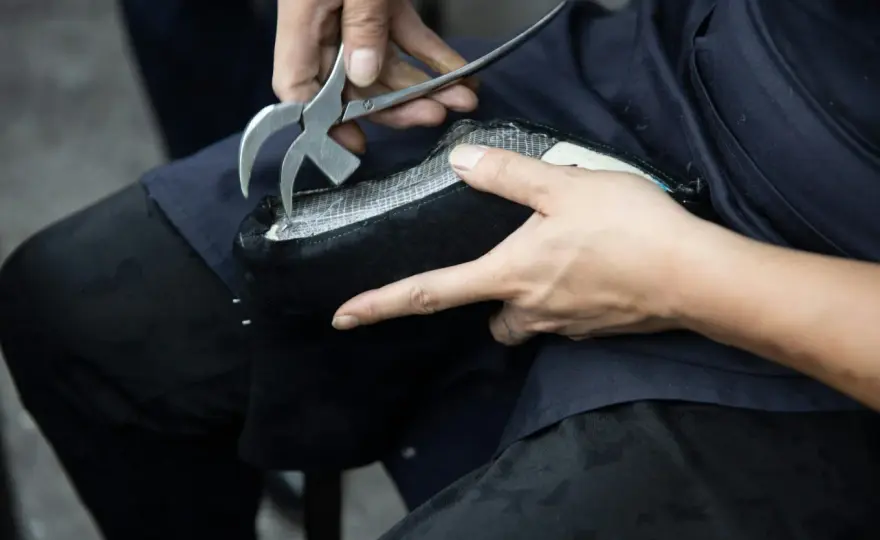 Simili cuir écaillé sur chaussures - Réparer et prévenir