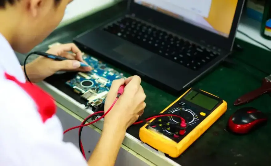 Inżynier elektronik - zarobki w Polsce 2026 - sprawdź, ile zarobisz