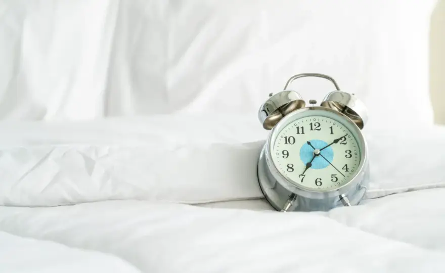 Doba hotelowa: Jak liczyć noclegi i unikać ukrytych kosztów?