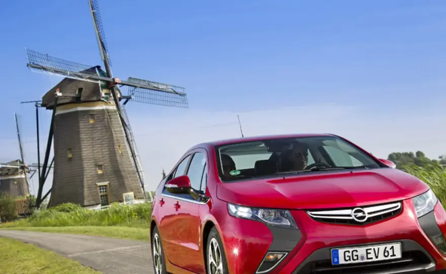 Opel Ampera - Czy elektryk z generatorem ma sens dziś?