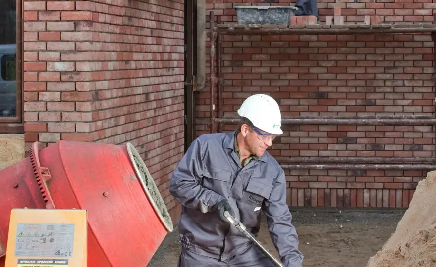 Moc betoniarki (kW): Jak dobrać instalację i agregat?