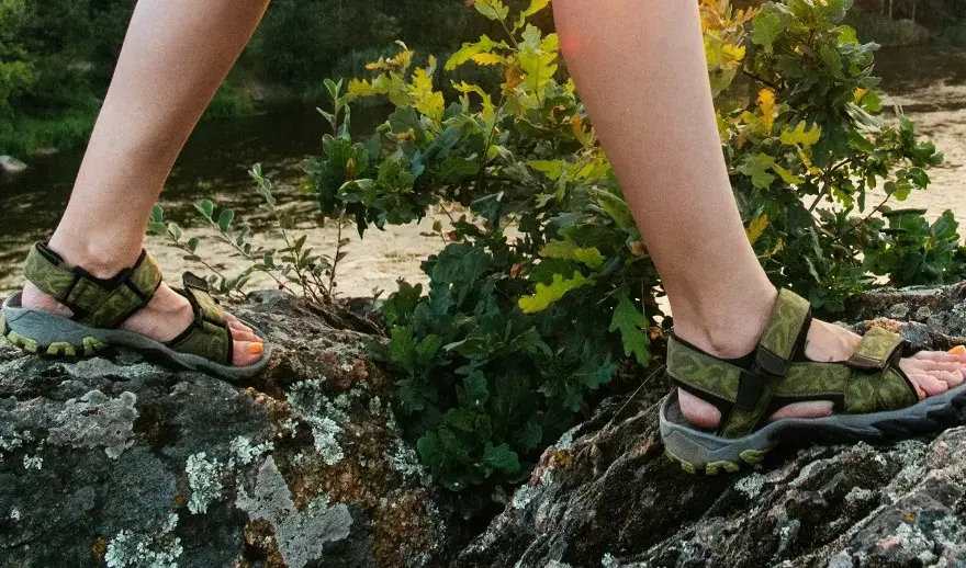 Buty w góry na lato: Niskie, wysokie, a może sandały? Poradnik eksperta