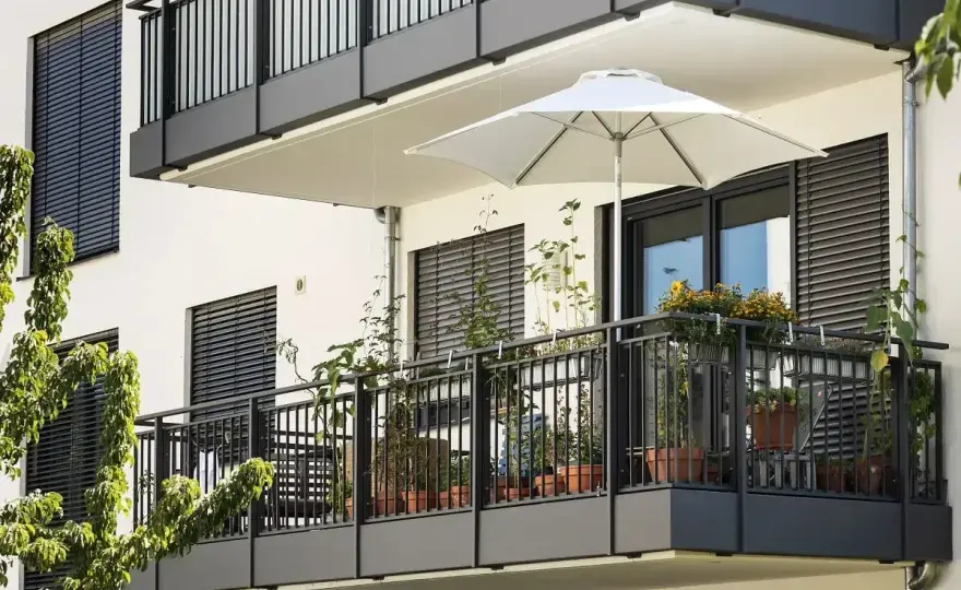 Balkon w domu - czy warto? Koszty, błędy i praktyczne porady