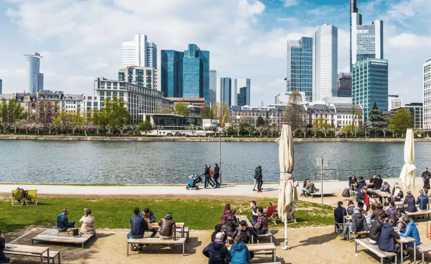 Frankfurt-Geheimtipps für Grün, Essen und Skyline
