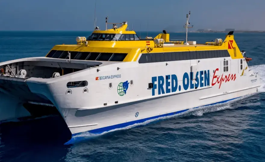Ferry entre Fuerteventura y Lanzarote - la ruta más práctica
