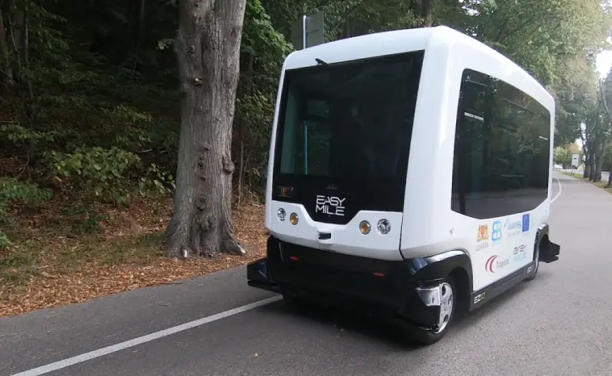 Skąd odjeżdża autobus? Znajdź go szybko i bez stresu!