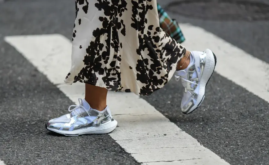 Wiosenne adidasy: Trendy, stylizacje i modele, które musisz znać!